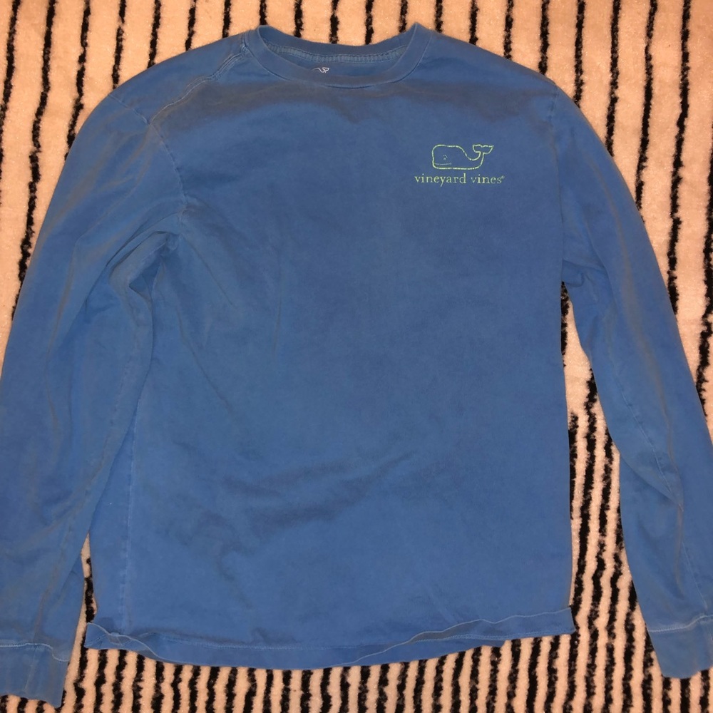 Men’s Size XS vineyard vines T-shirt